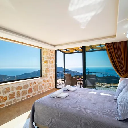 Villa Mona Roza, Kalkan, 5 Bedrooms *
