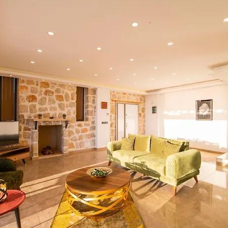 Villa Mona Roza, Kalkan, 5 Bedrooms